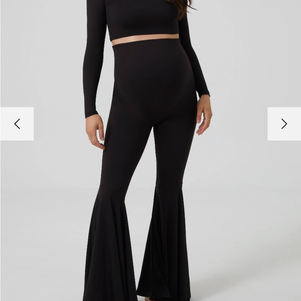 BUMPSUIT- Nicole Flare Pant- black size small NWOT excellent condition